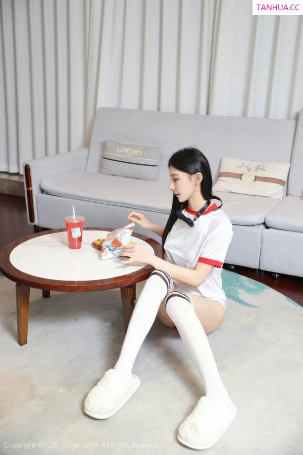   [XiuRen]高清写真图 2025.12.16 No.11110 许微微呀 情趣捆绑第2张图片